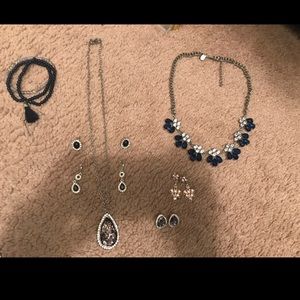 Huge jewelry bundle !